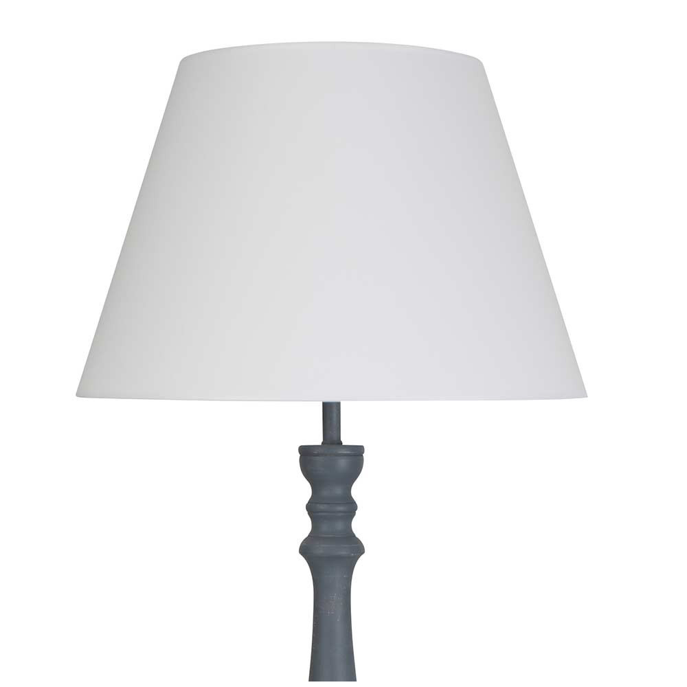 Lampadaire en bois gris, classique avec son abat jour blanc en ...
