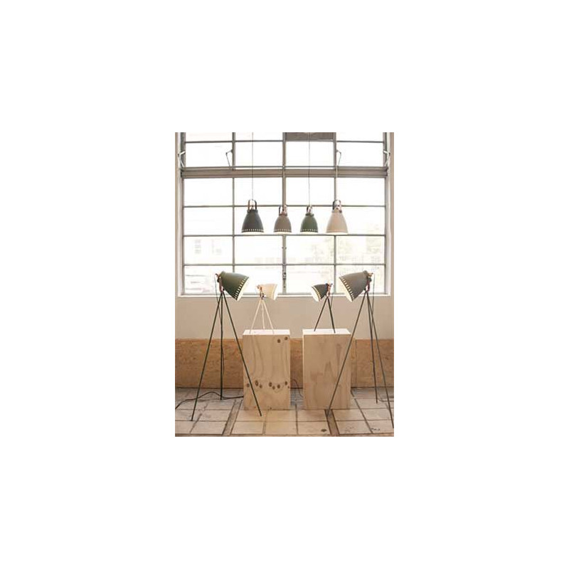 Lampadaire trépied design Lampadaire trépied design