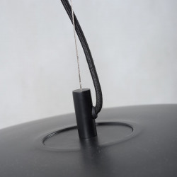 Suspension design en métal noir