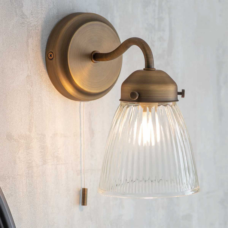 Applique salle de bain vintage liton et verre avec tirette