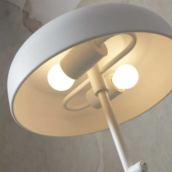 Lampadaire double ampoule blanc en métal