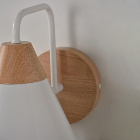 applique tube bois et blanc